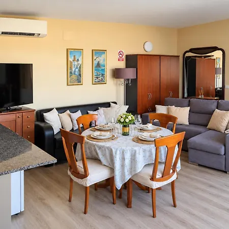 Apartmán La Amistad En Con Piscina Compartida *