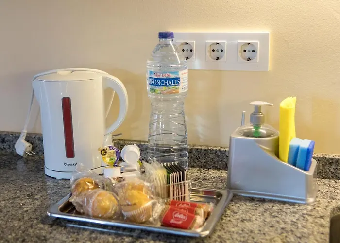 Apartment La Amistad En Con Piscina Compartida