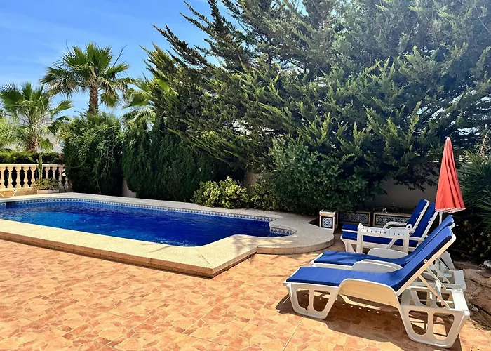 La Amistad En Con Piscina Compartida *