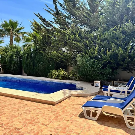 La Amistad En Con Piscina Compartida *