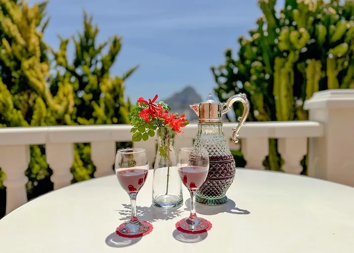 Apartment La Amistad En Con Piscina Compartida *